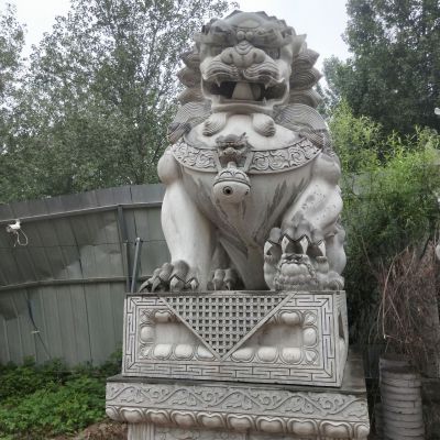 公園創(chuàng)意大型大理石石雕獅子雕塑