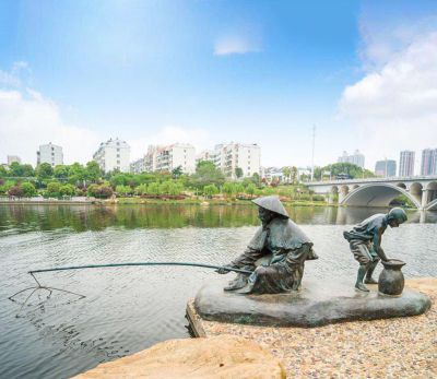 鑄造漁翁釣魚(yú)公園景觀青銅雕塑