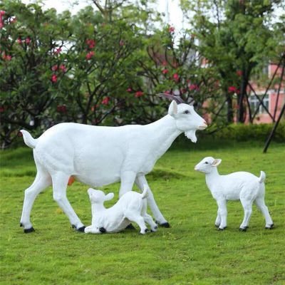 園林草地擺放玻璃鋼仿真山羊動物雕塑