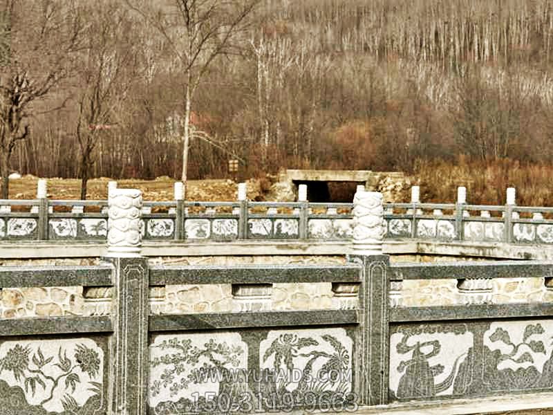 山區(qū)河道芝麻灰防護(hù)欄桿雕塑