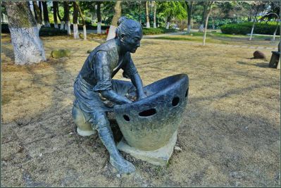 玻璃鋼仿銅戶(hù)外公園景區(qū)民俗小品主題人物雕塑